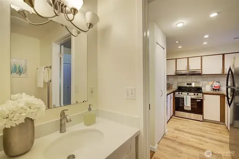 662 156th Avenue NE Bellevue WA 98007