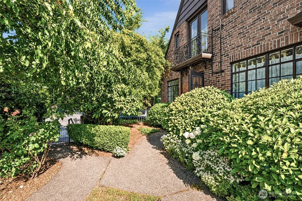 111 14th Avenue E Seattle WA 98112