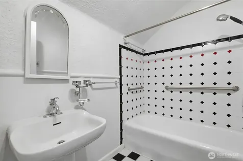 111 14th Avenue E Seattle WA 98112