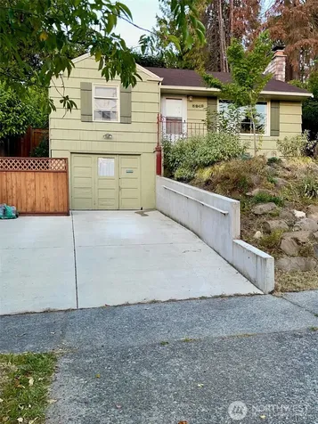 5942 37th Avenue SW Seattle WA 98126