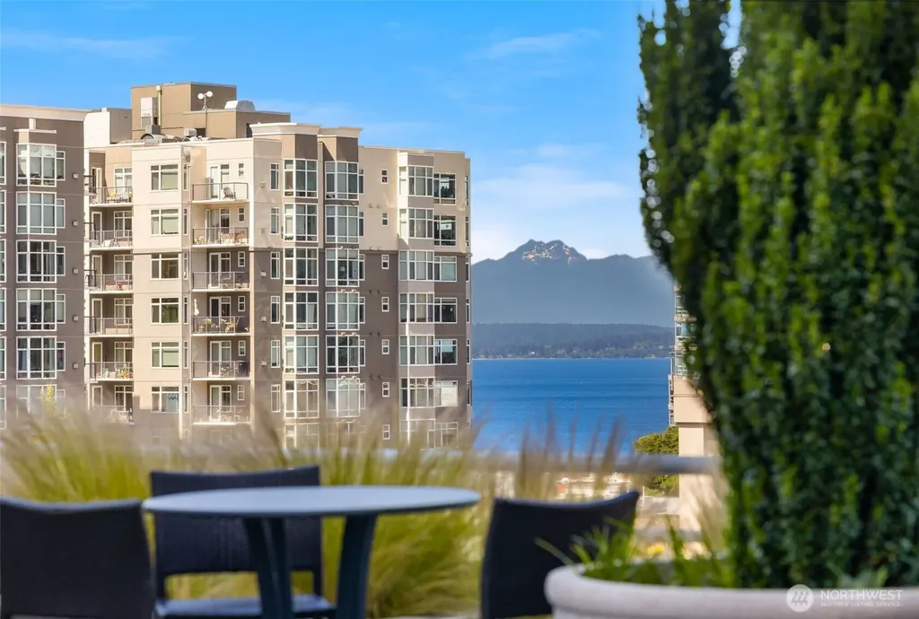2600 2nd Avenue Seattle WA 98121