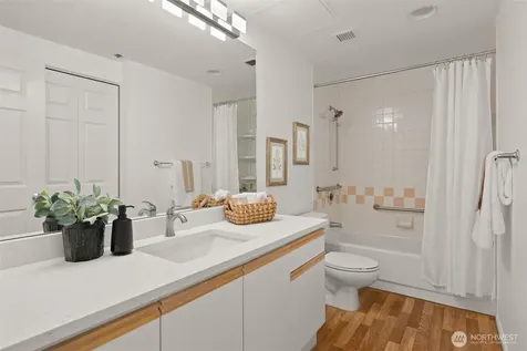 2600 2nd Avenue Seattle WA 98121