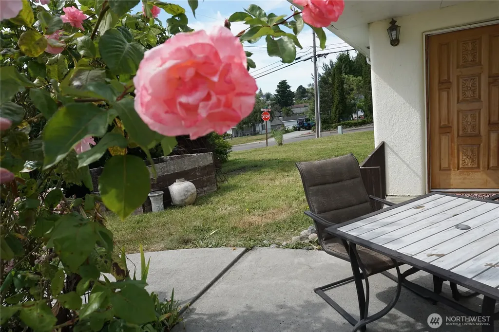27122 82nd Drive NW Stanwood WA 98292