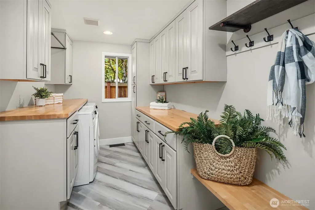 1815 Field Avenue NE Renton WA 98059