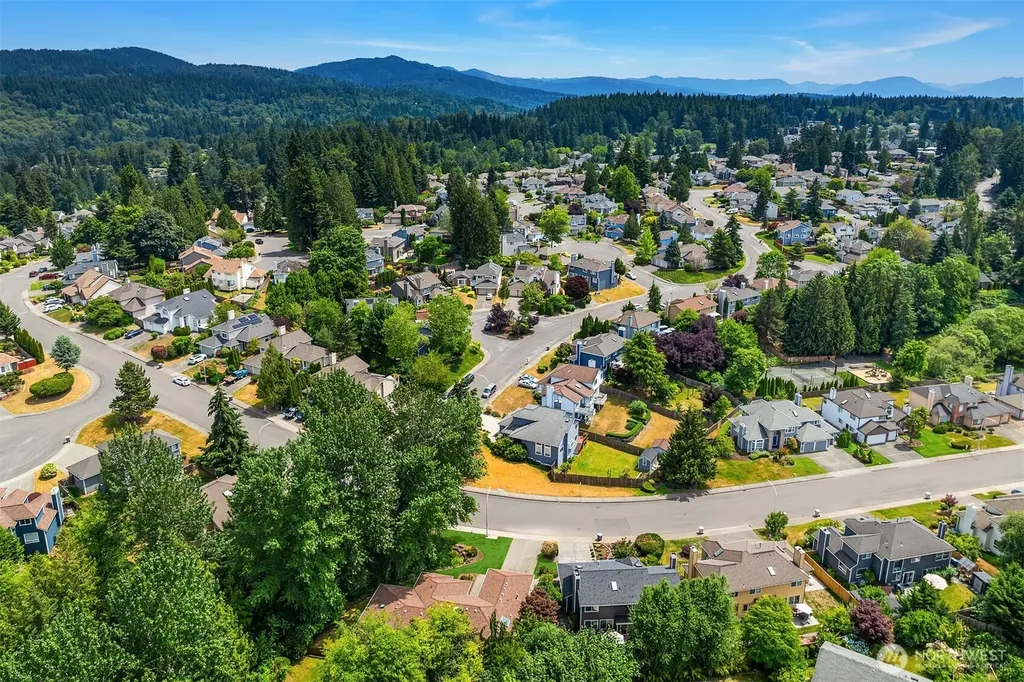 1815 Field Avenue NE Renton WA 98059