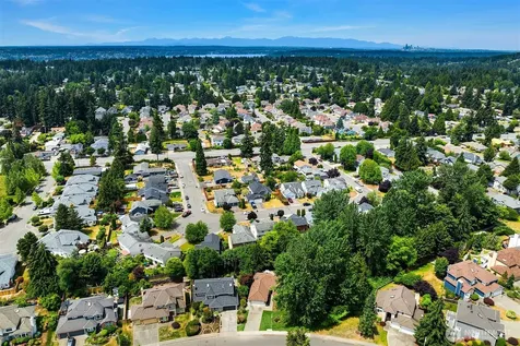 1815 Field Avenue NE Renton WA 98059