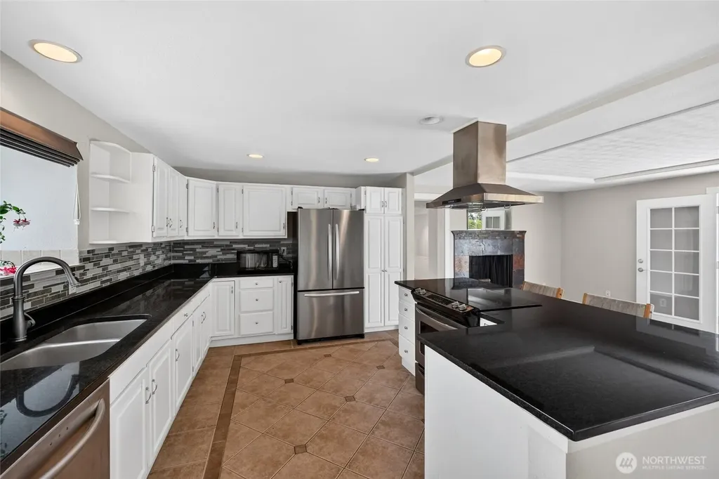 405 14th Avenue Milton WA 98354