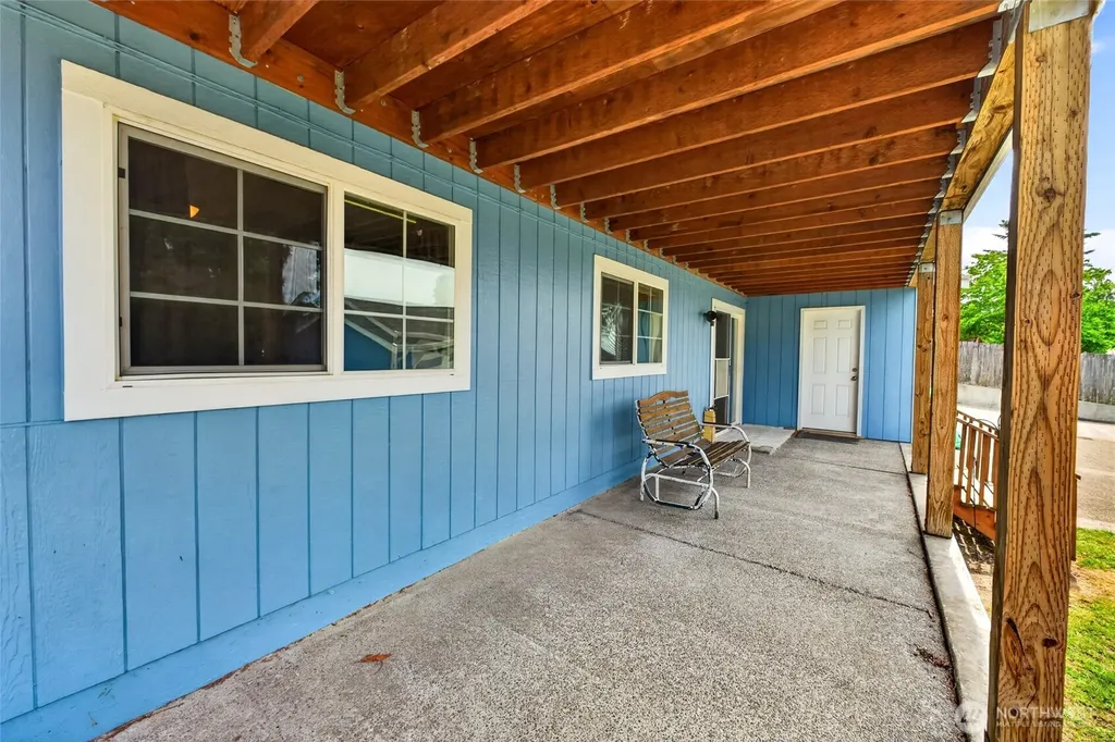 405 14th Avenue Milton WA 98354