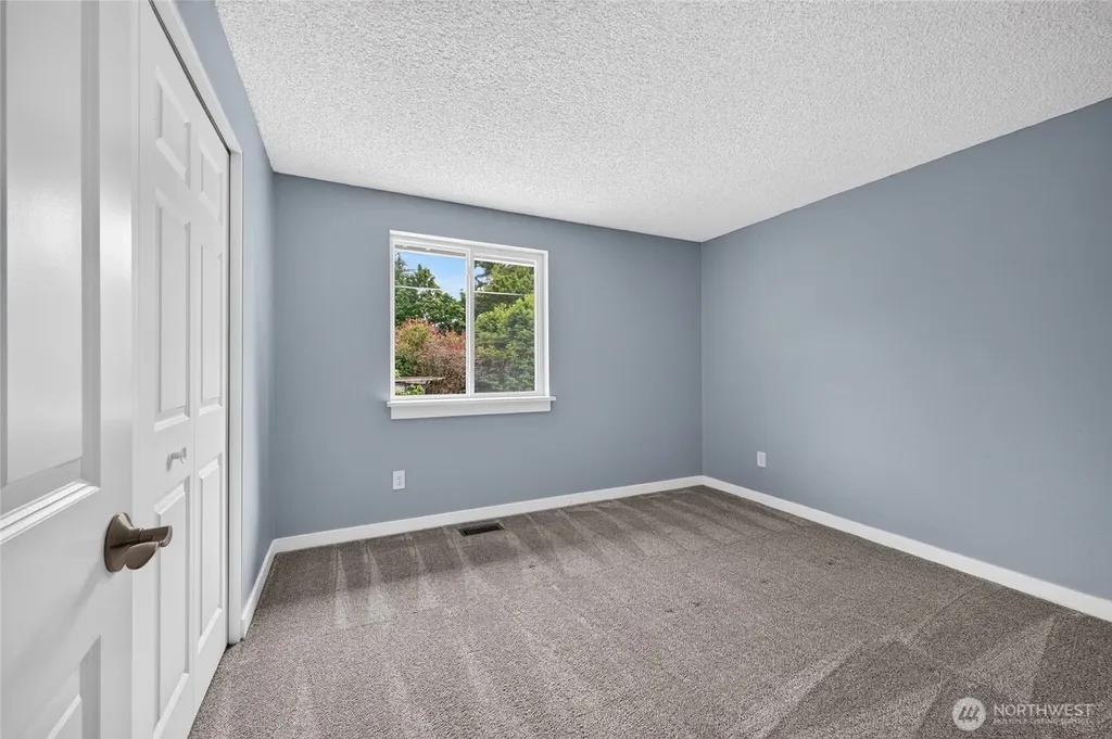 31851 25th Avenue SW Federal Way WA 98023