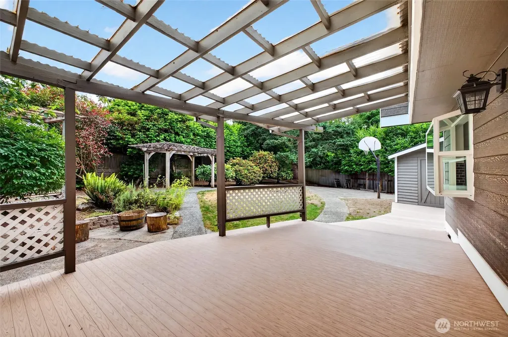 31851 25th Avenue SW Federal Way WA 98023