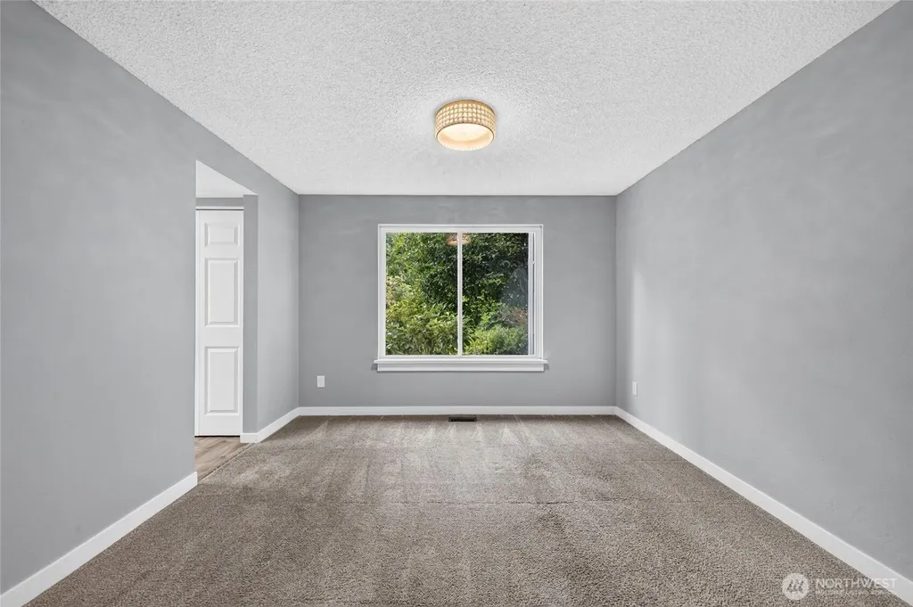 31851 25th Avenue SW Federal Way WA 98023