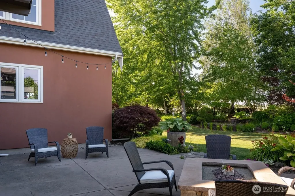 1047 SE Crestlane Drive College Place WA 99324