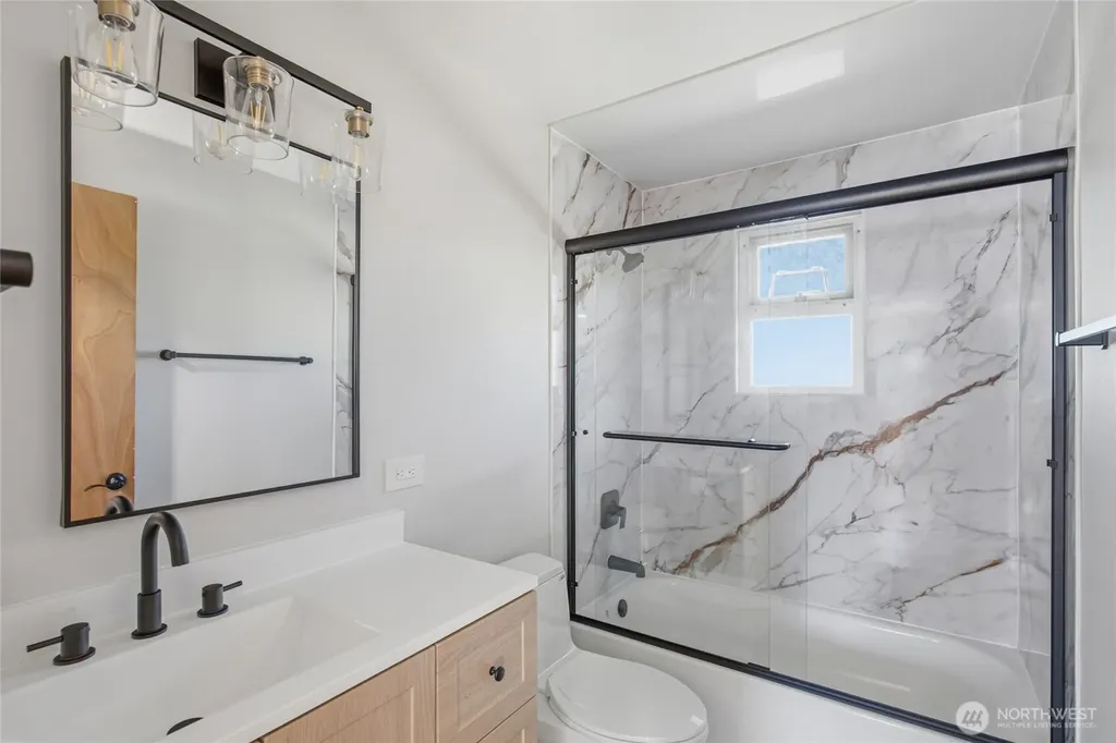 21144 31st Avenue S Seatac WA 98198