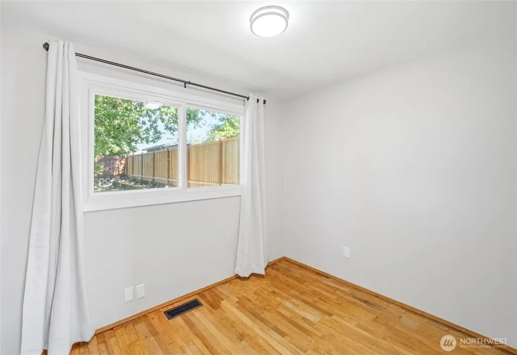 21144 31st Avenue S Seatac WA 98198