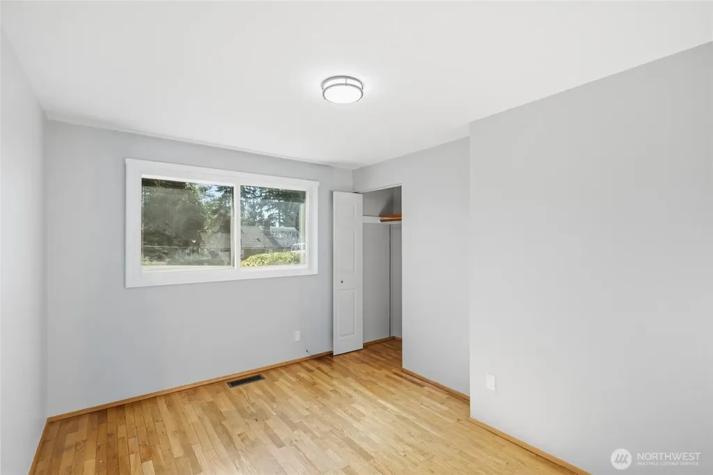 21144 31st Avenue S Seatac WA 98198