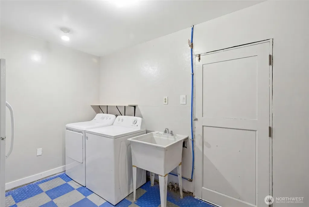 21144 31st Avenue S Seatac WA 98198