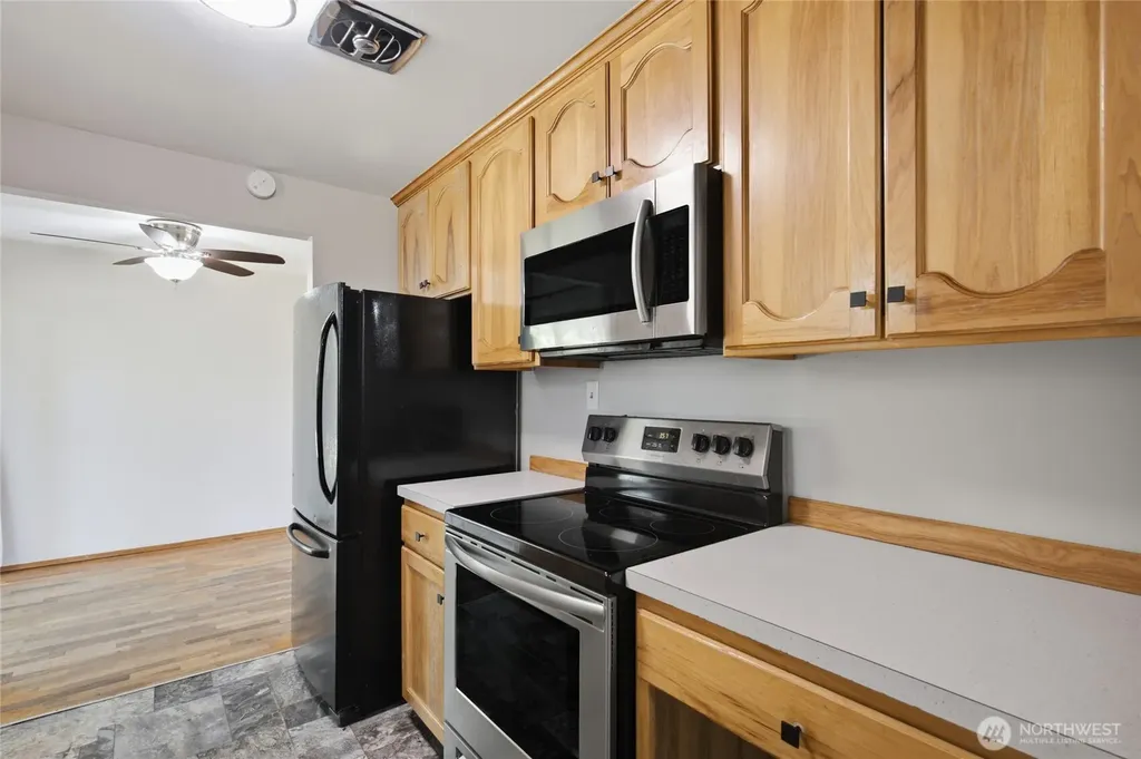 21144 31st Avenue S Seatac WA 98198