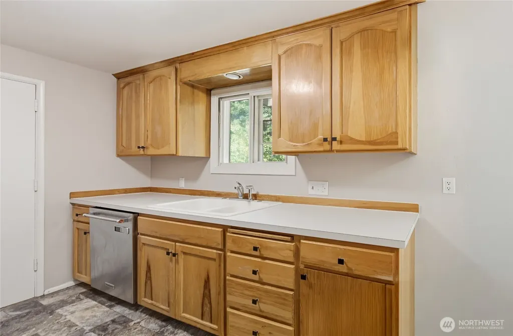 21144 31st Avenue S Seatac WA 98198