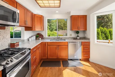 4230 205th Place NE Sammamish WA 98074