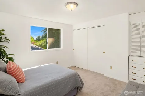 4230 205th Place NE Sammamish WA 98074