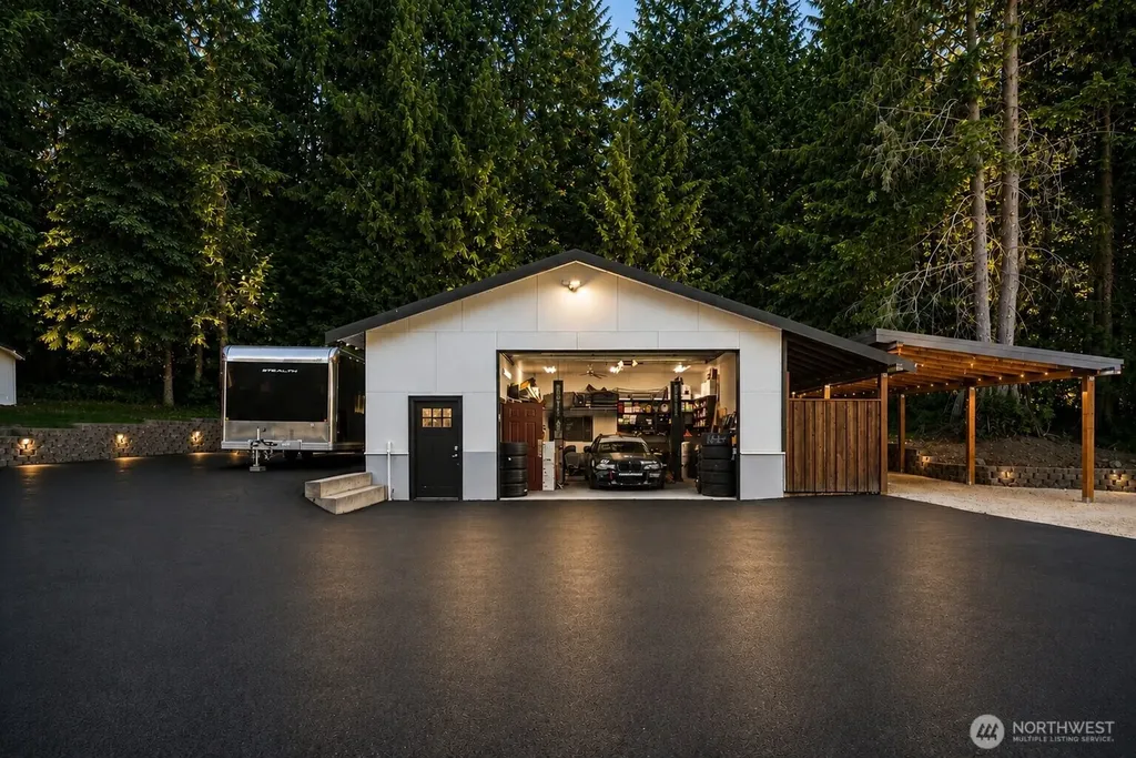 16816 SE Lake Moneysmith Road Auburn WA 98092
