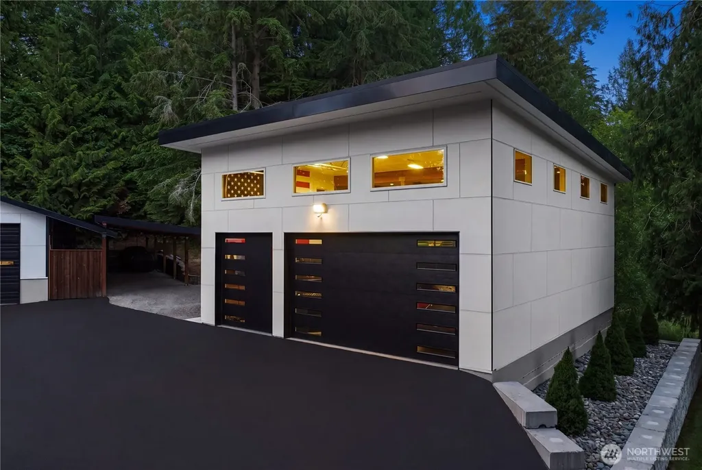 16816 SE Lake Moneysmith Road Auburn WA 98092