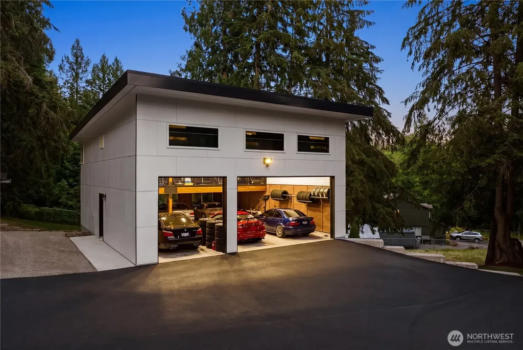 16816 SE Lake Moneysmith Road Auburn WA 98092