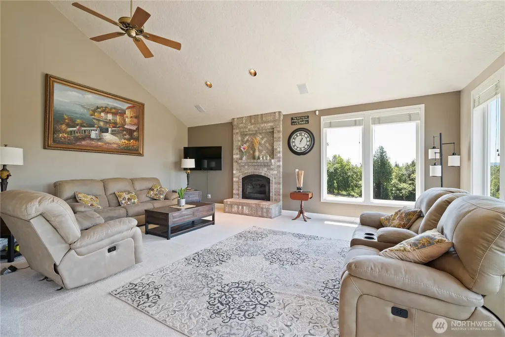 95 Banyon Drive Kelso WA 98626