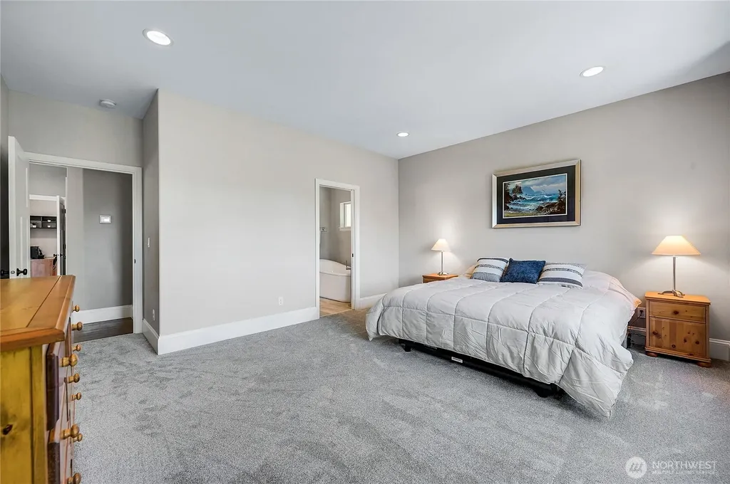 1103 Puget Drive E Port Orchard WA 98366