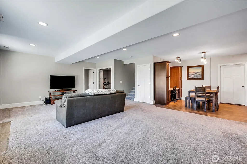 1103 Puget Drive E Port Orchard WA 98366