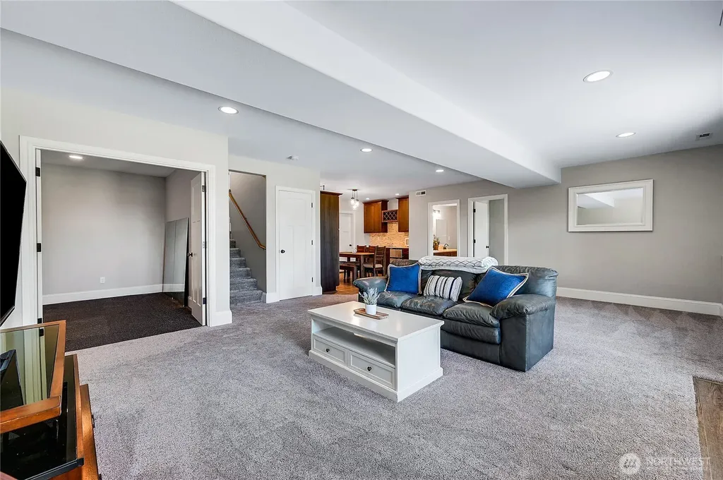 1103 Puget Drive E Port Orchard WA 98366