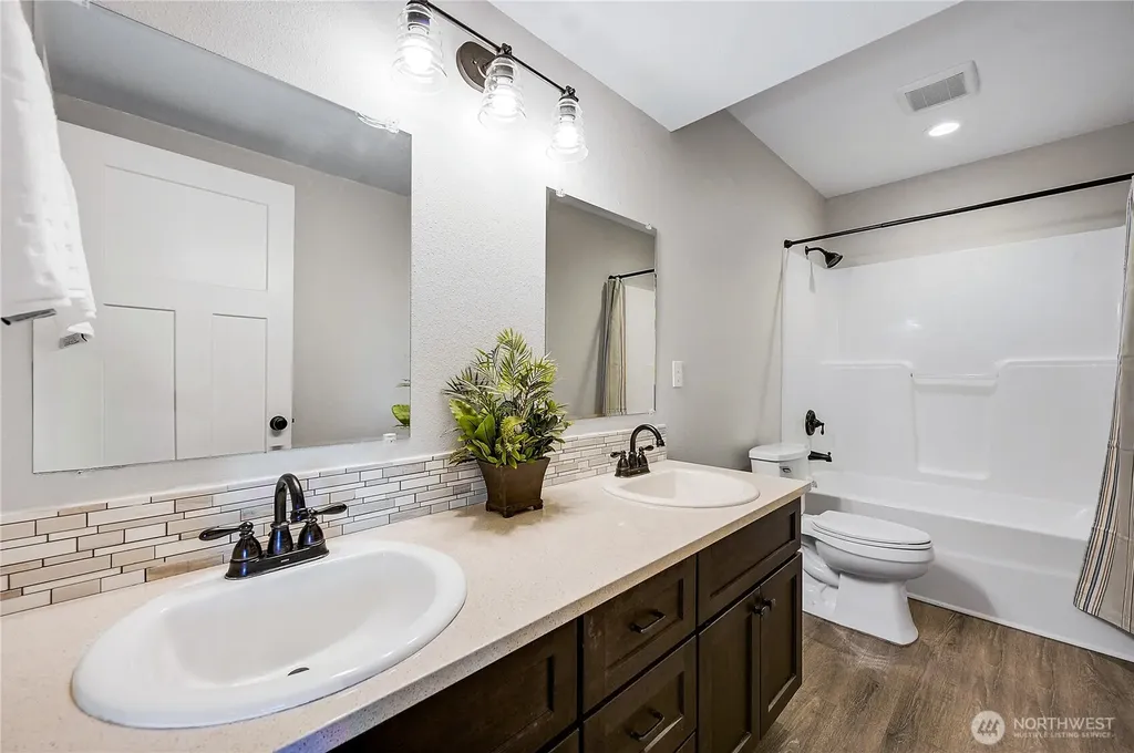 1103 Puget Drive E Port Orchard WA 98366