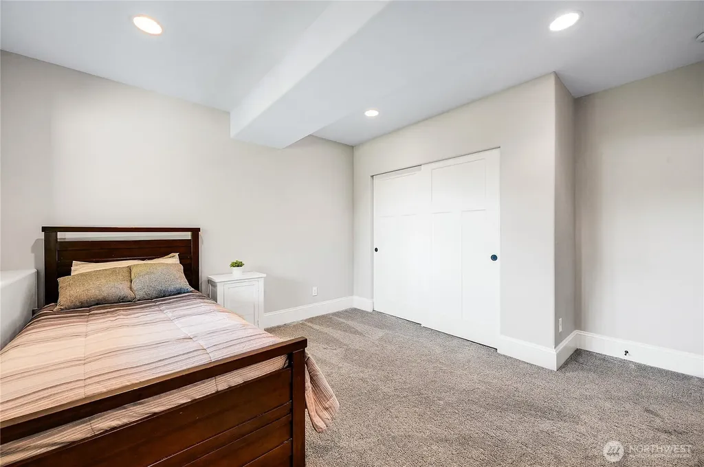 1103 Puget Drive E Port Orchard WA 98366