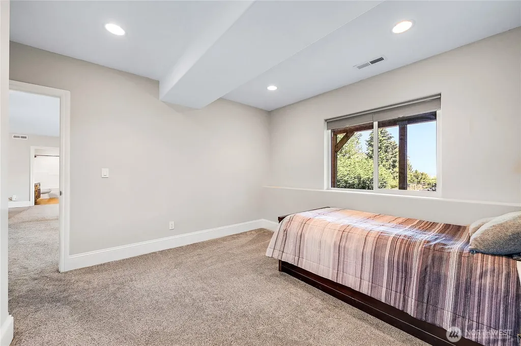 1103 Puget Drive E Port Orchard WA 98366