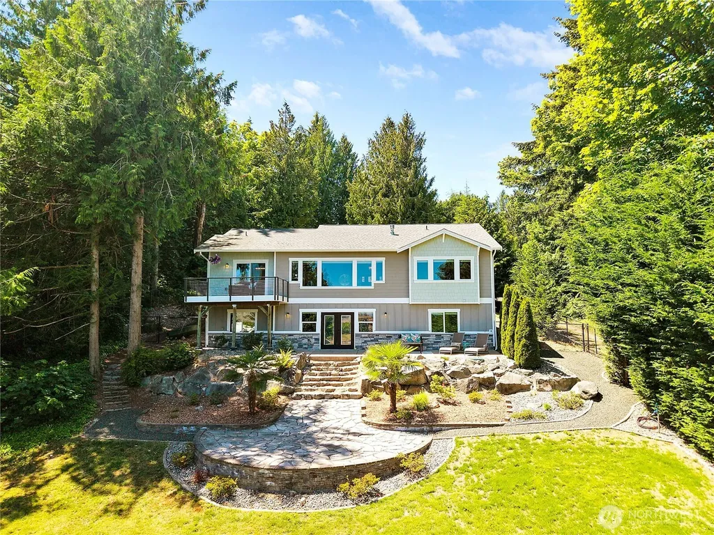 1103 Puget Drive E Port Orchard WA 98366