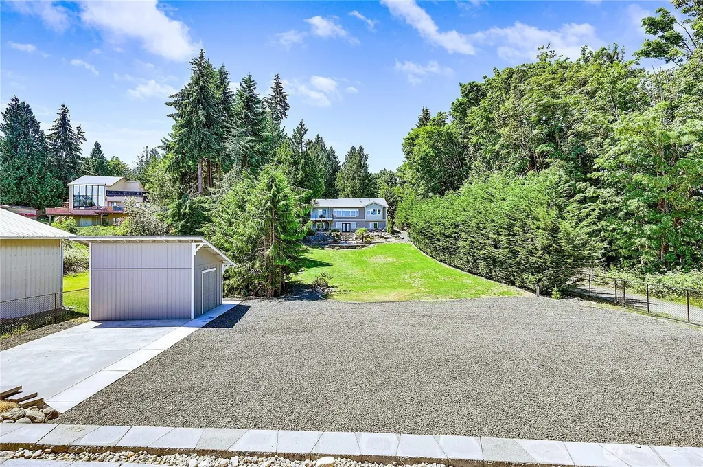1103 Puget Drive E Port Orchard WA 98366