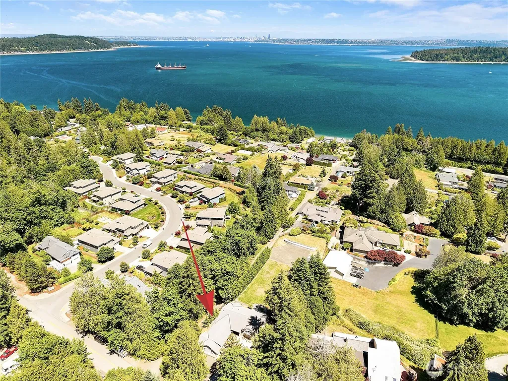 1103 Puget Drive E Port Orchard WA 98366