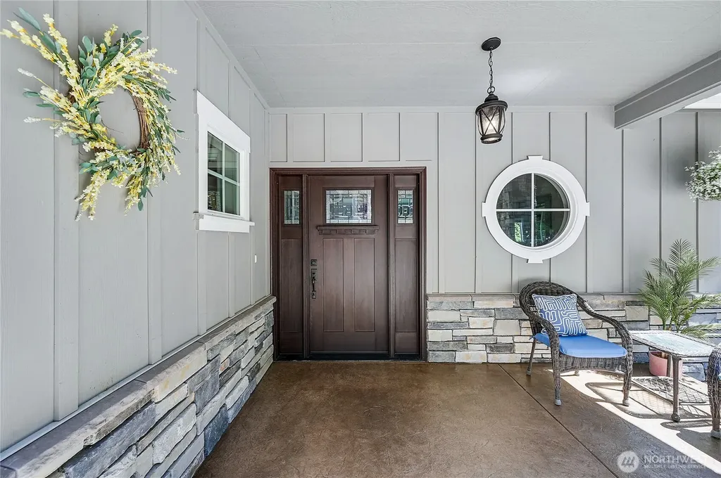 1103 Puget Drive E Port Orchard WA 98366