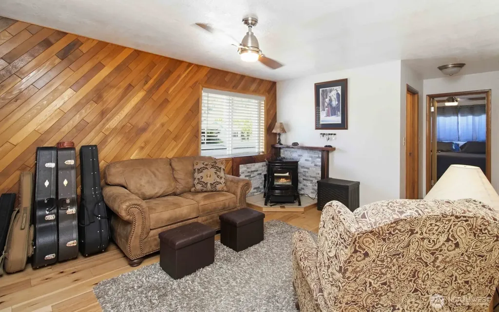298 4th Street Morton WA 98356