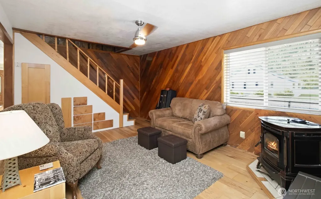 298 4th Street Morton WA 98356