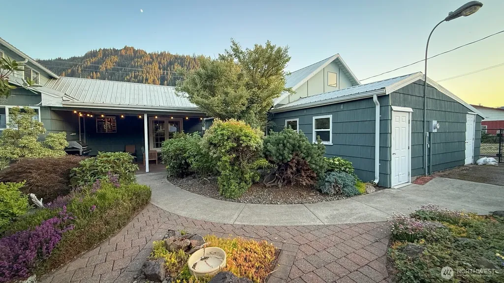 298 4th Street Morton WA 98356