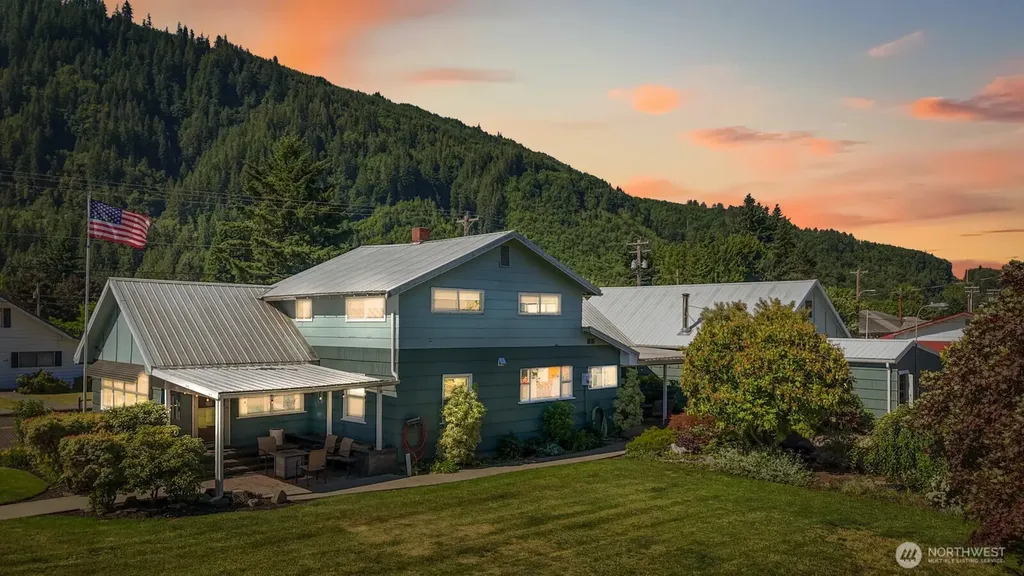 298 4th Street Morton WA 98356
