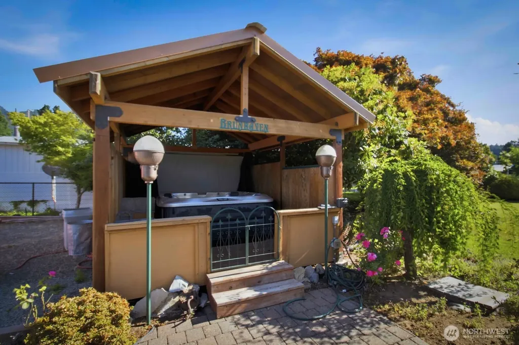 298 4th Street Morton WA 98356
