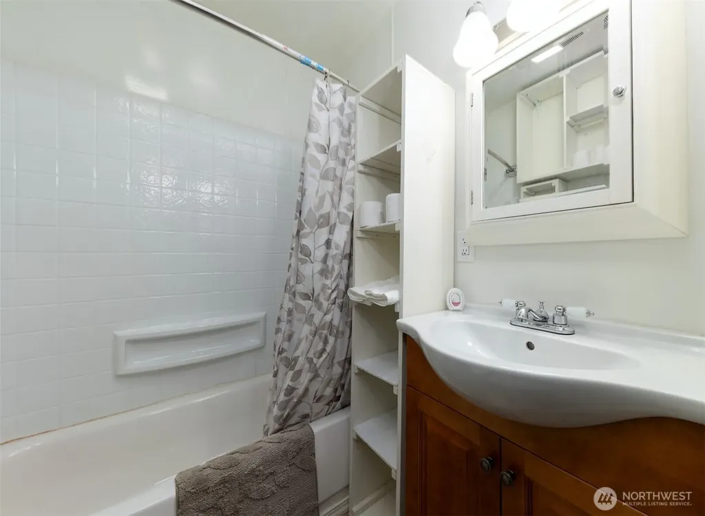 2461 W Deegan Road W Shelton WA 98584