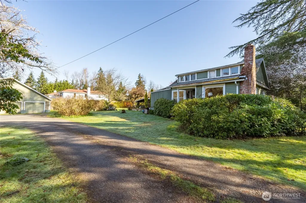 9406 NE 32nd Street Clyde Hill WA 98004