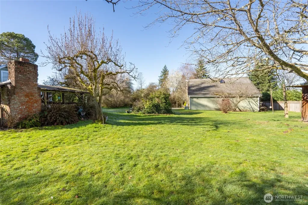 9406 NE 32nd Street Clyde Hill WA 98004