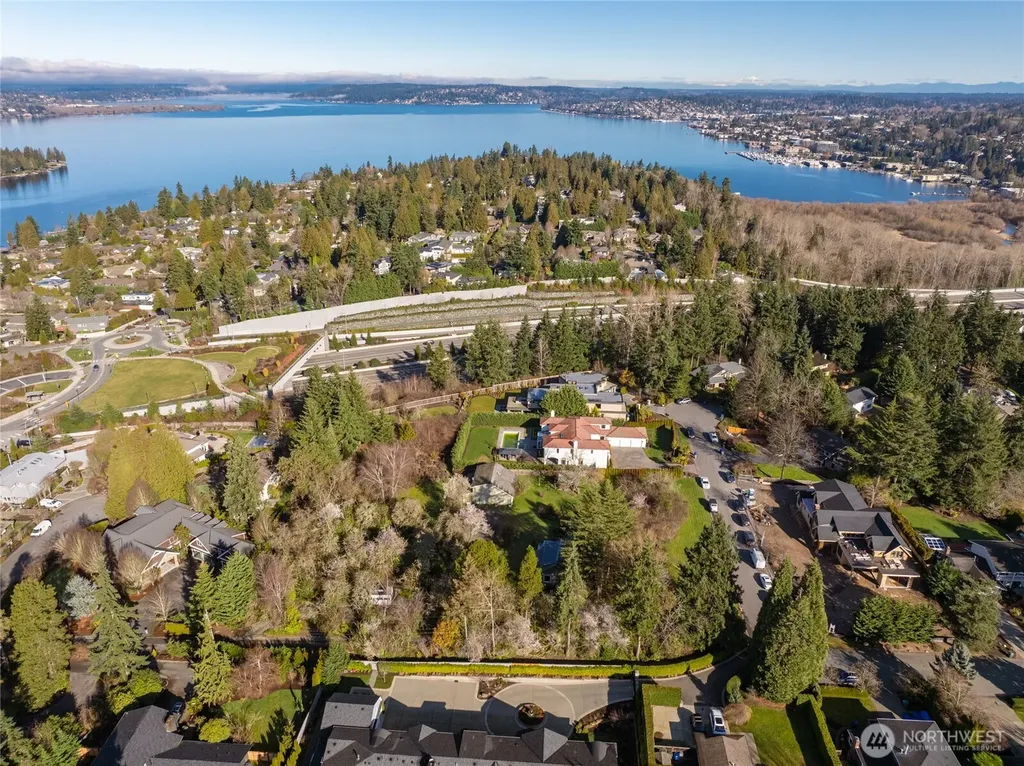 9406 NE 32nd Street Clyde Hill WA 98004