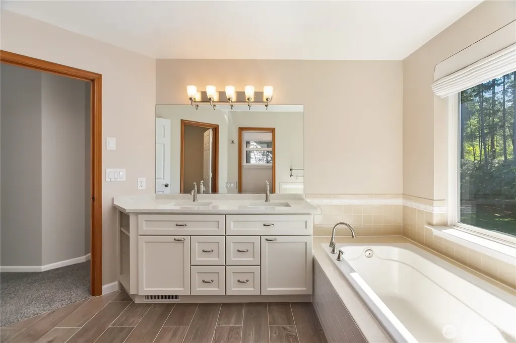 1093 SE St Patrick Court Port Orchard WA 98367