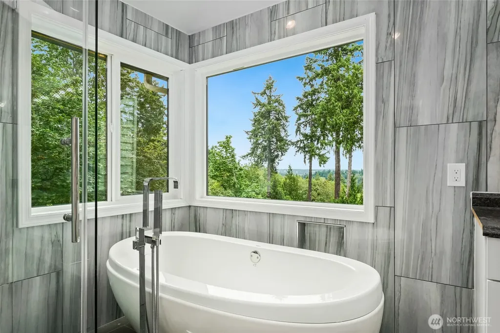 15609 92nd Court NE Bothell WA 98011