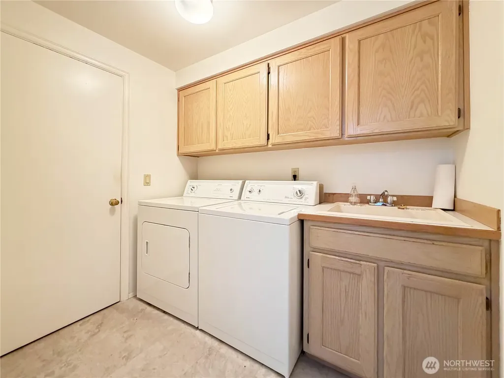 2009 Mill Pointe Drive SE Bothell WA 98012